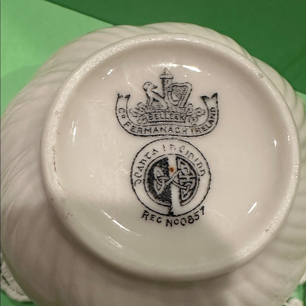 Belleek Creamer & Sugar Bowl Set-3rd Black Mark - Picture 2 of 7